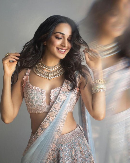 bLCGRgjgR.js - kiara advani 69
